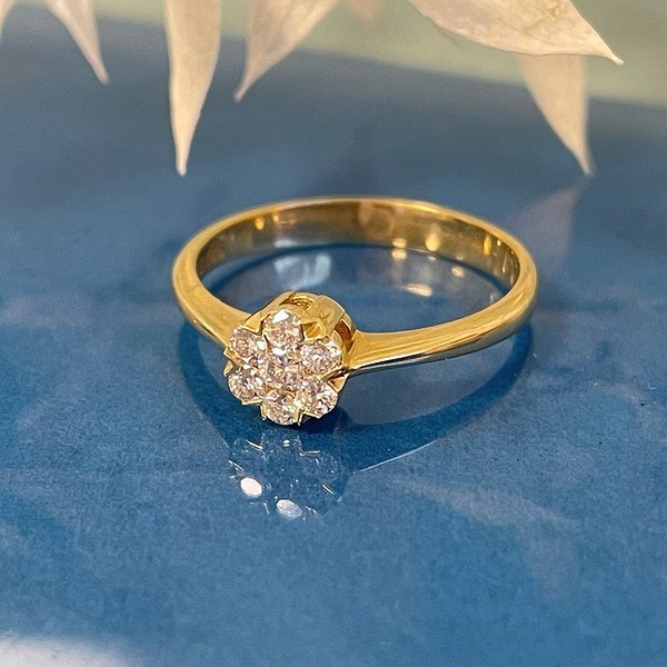 Flora Ombytnings Diamantring i 14 kt guld fra Nuran